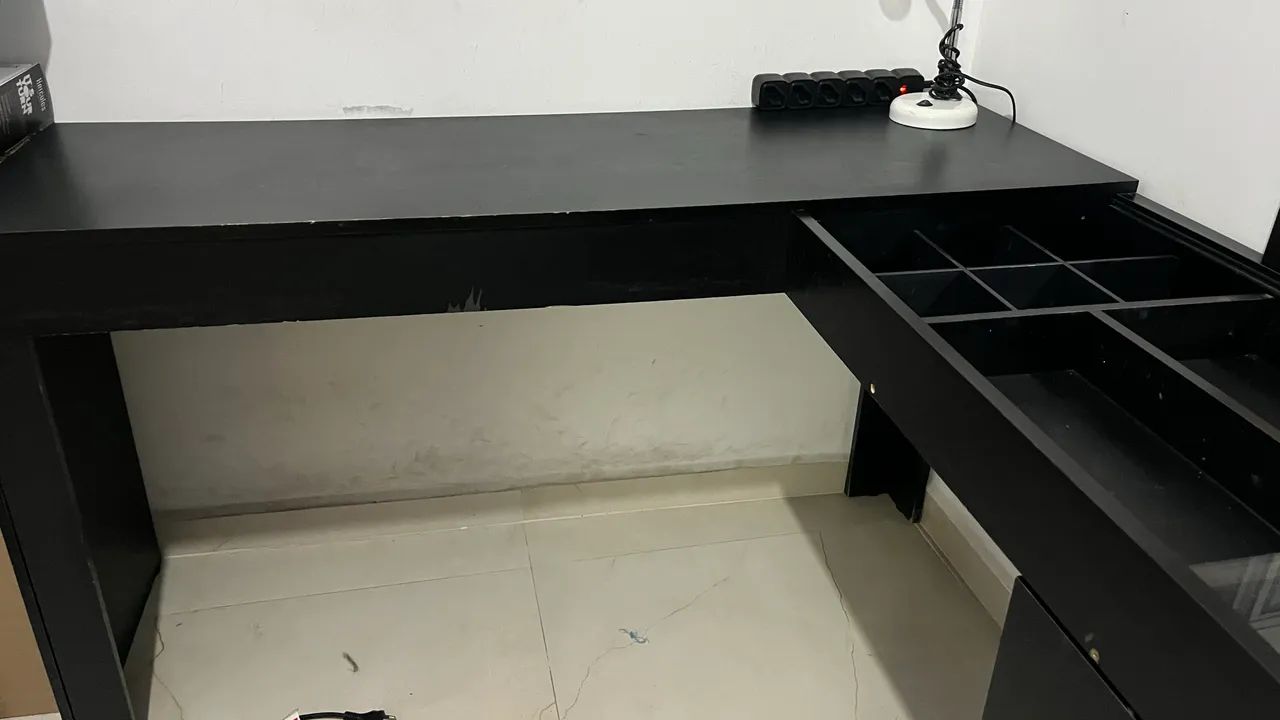 Escrivaninha Penteadeira de Canto com Espelho - 136cm - Foto 2