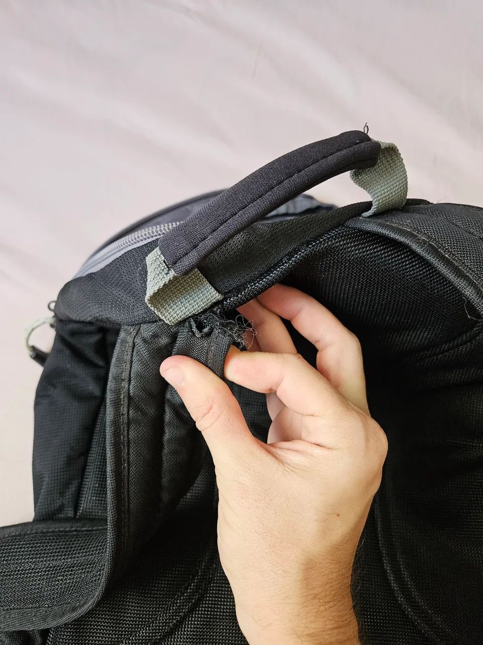 Mochila preta para notebook  - Foto 4