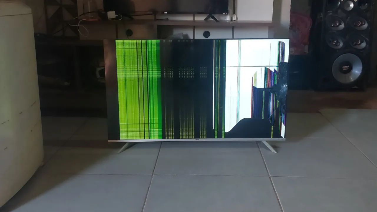Tv philco 50 polegadas pra retirada de peças 