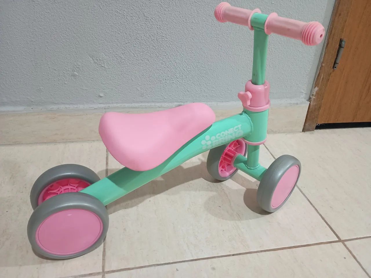 Bicicleta infantil de equilíbrio. - Foto 2