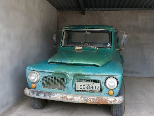 Ford F-75 4X2 2.6 V12 1977