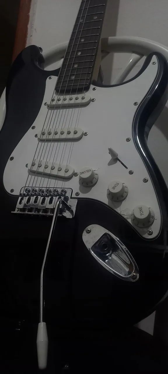 Guitarra Gianini Standard Series + Amplificador e Capa
