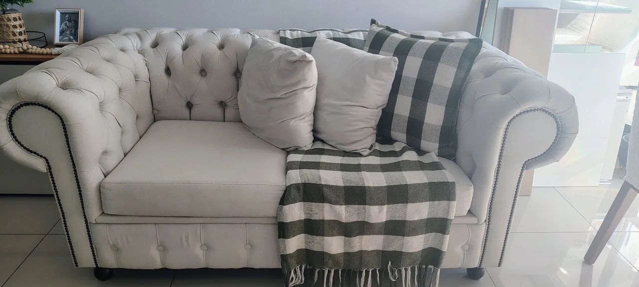 Sofá Chesterfield em Linho - 2 Lugares - Foto 4