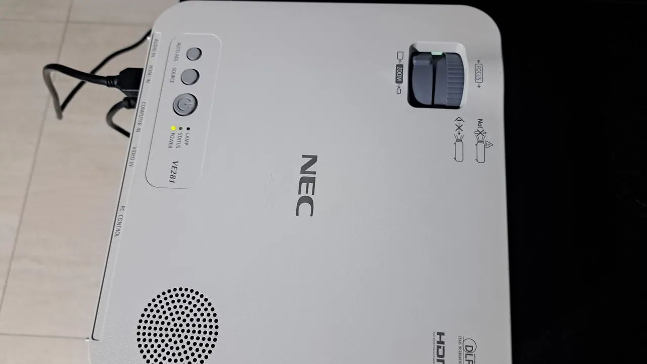 VENDO PROJETOR NEC VE 282 - Foto 3