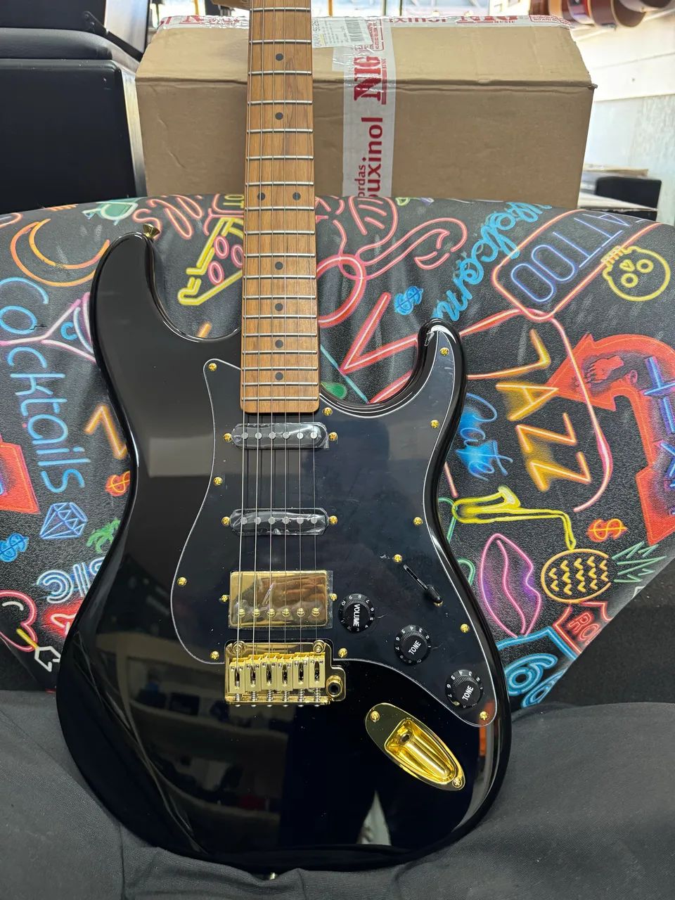 Guitarra Tagima T604