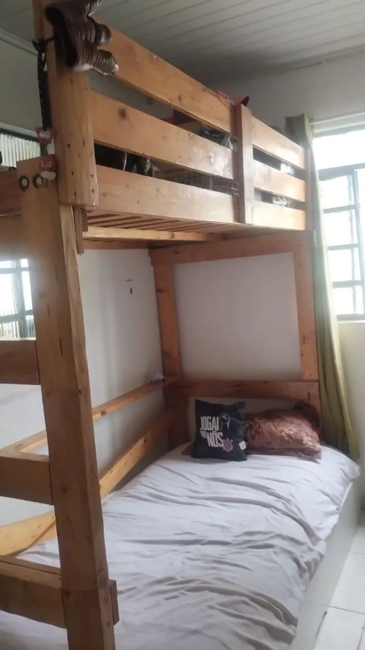 Cama solteiro suspensa 