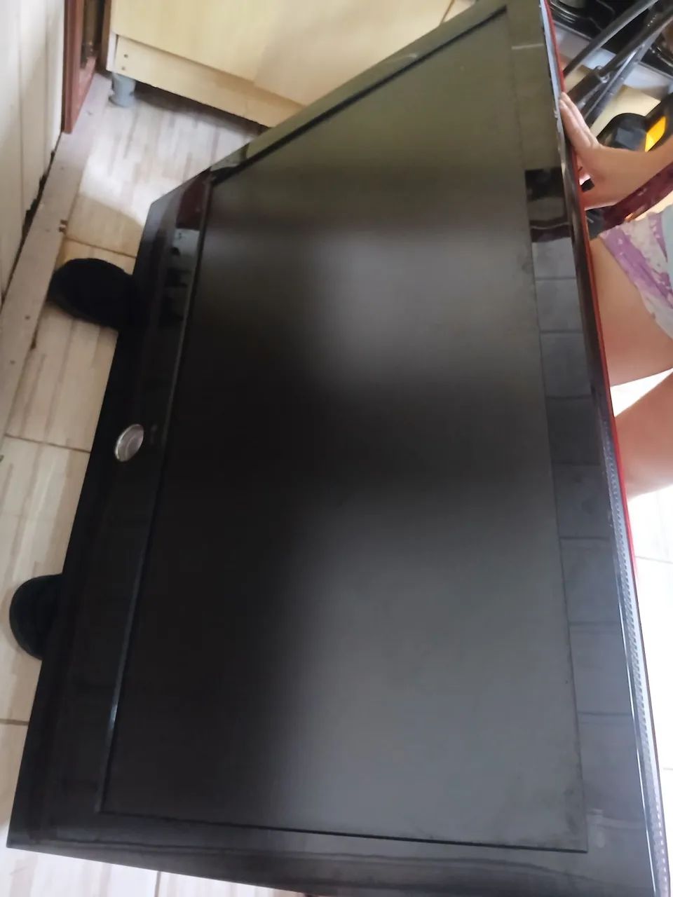 Tv pra arrumar ou retirar peças 100reais  - Foto 2