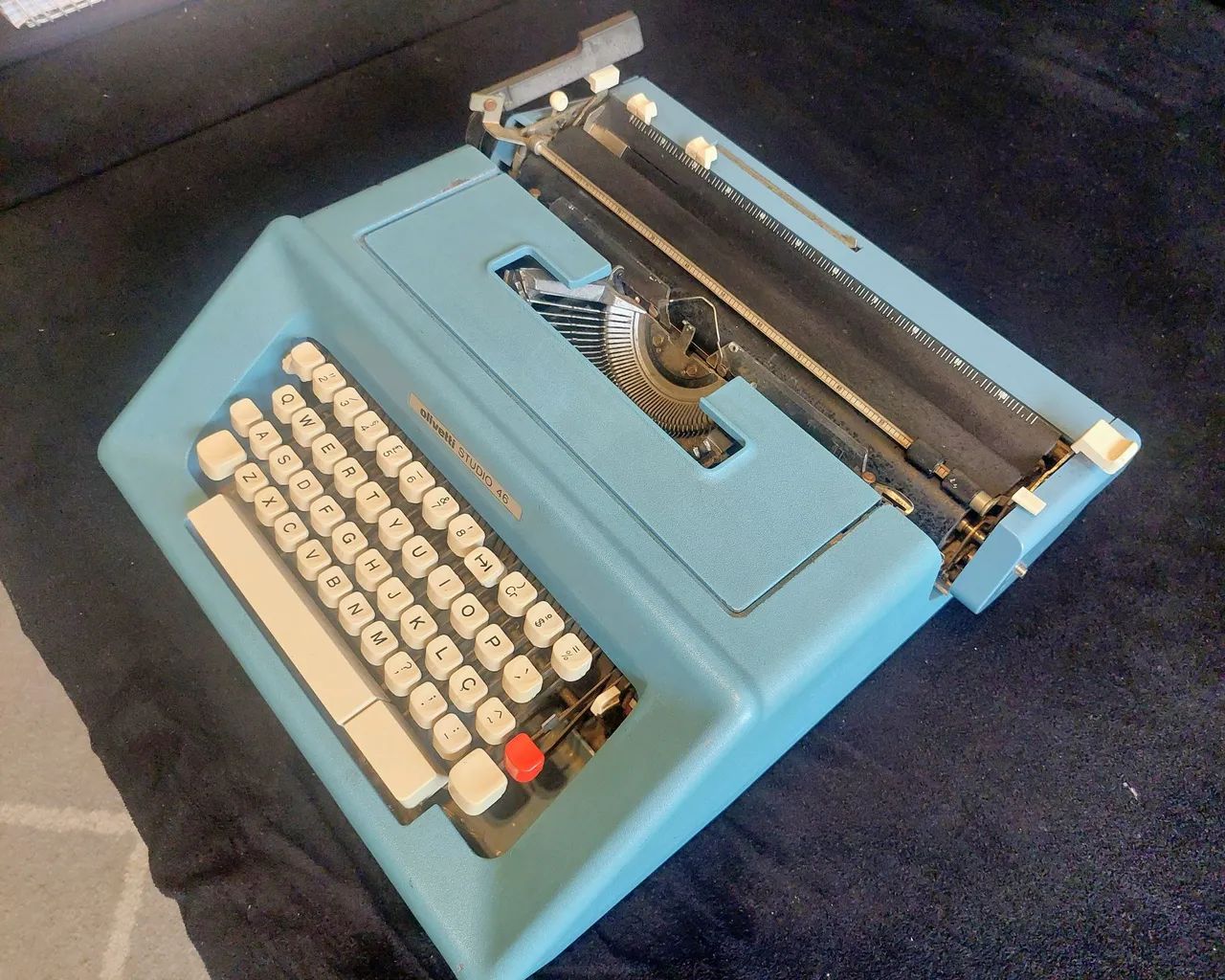 Máquina de Escrever Olivetti Studio 46 - Foto 2