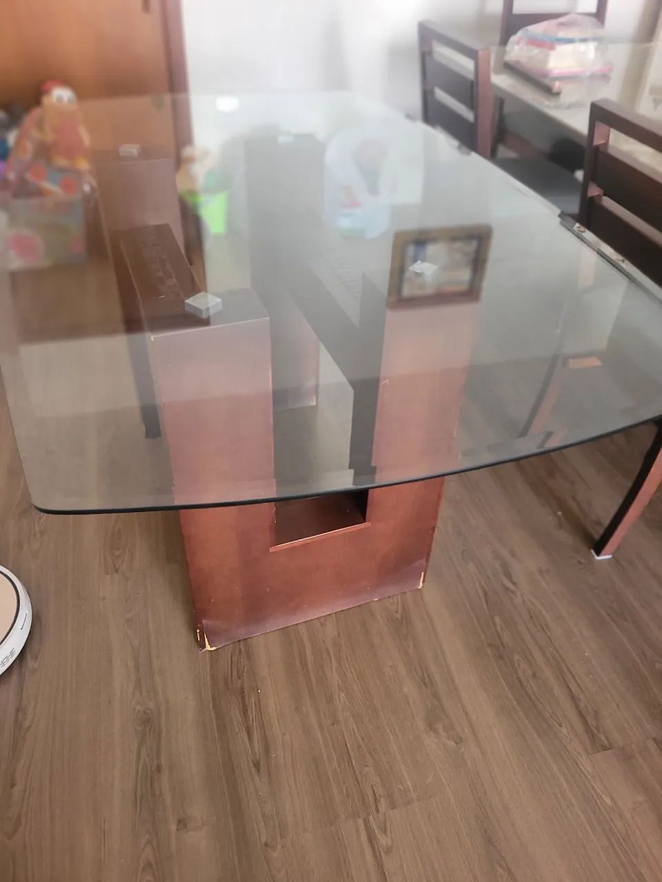 Mesa de jantar com tampo de vidro