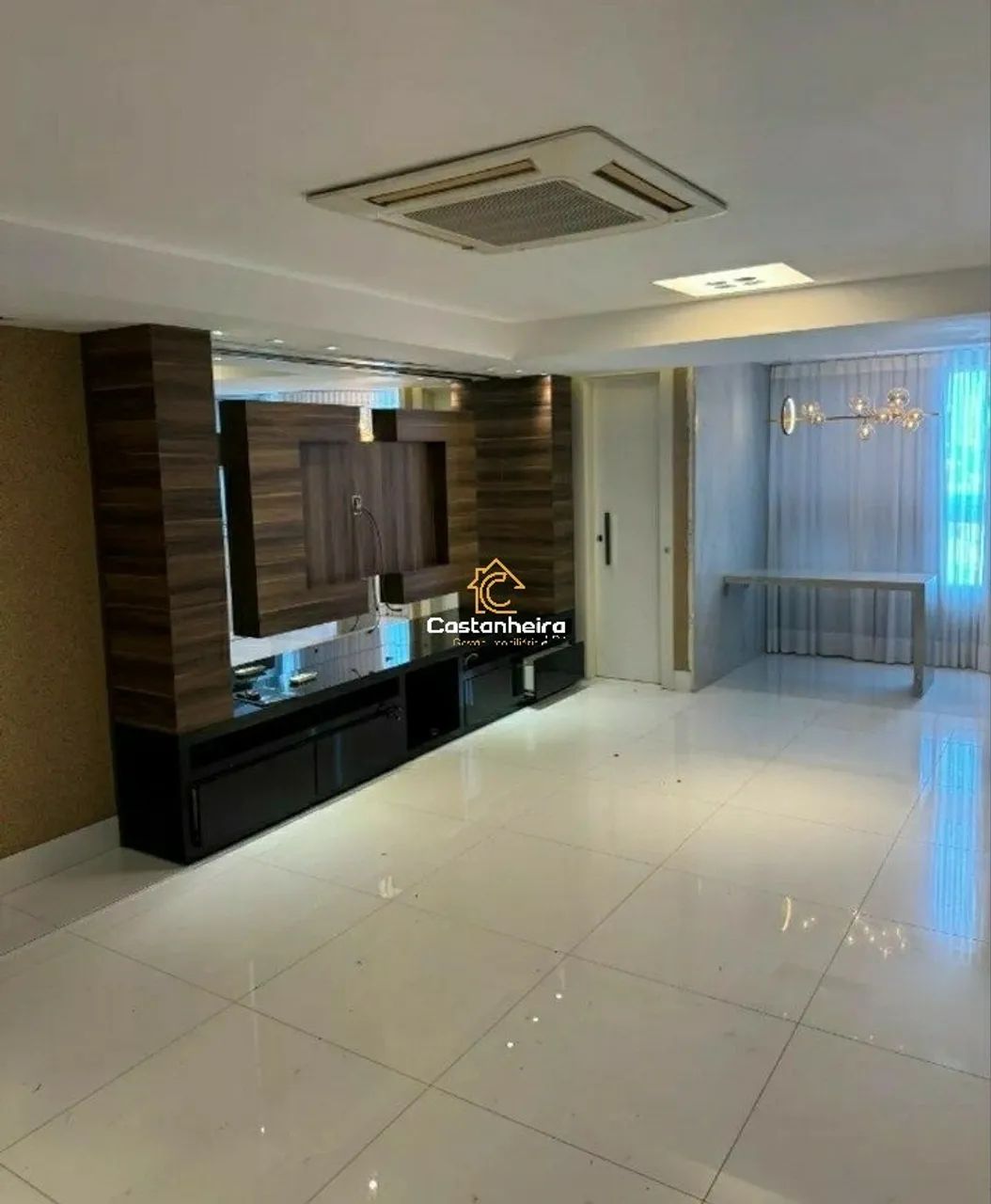 Apartamento Semi-Mobiliado - 04 Quartos sendo 03 Suítes Plenas - Plano Diretor Sul