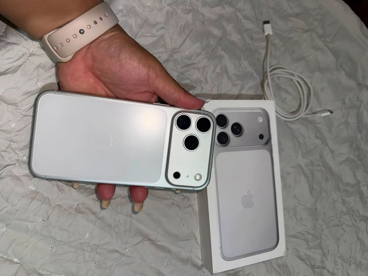 iPhone 17pro Max 256 bb