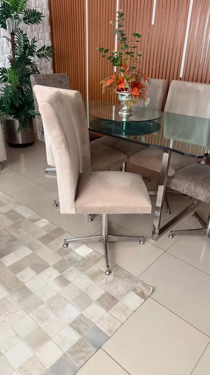Conjunto mesa e cadeiras giratórias com mesa de canto - Foto 3