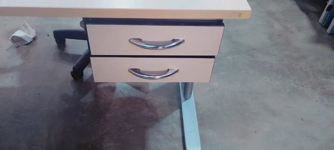 Mesa de Escritorio c/ 2 Gavetas - Foto 2