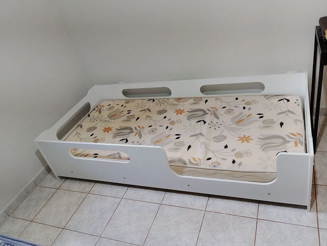 Cama montesoriana 