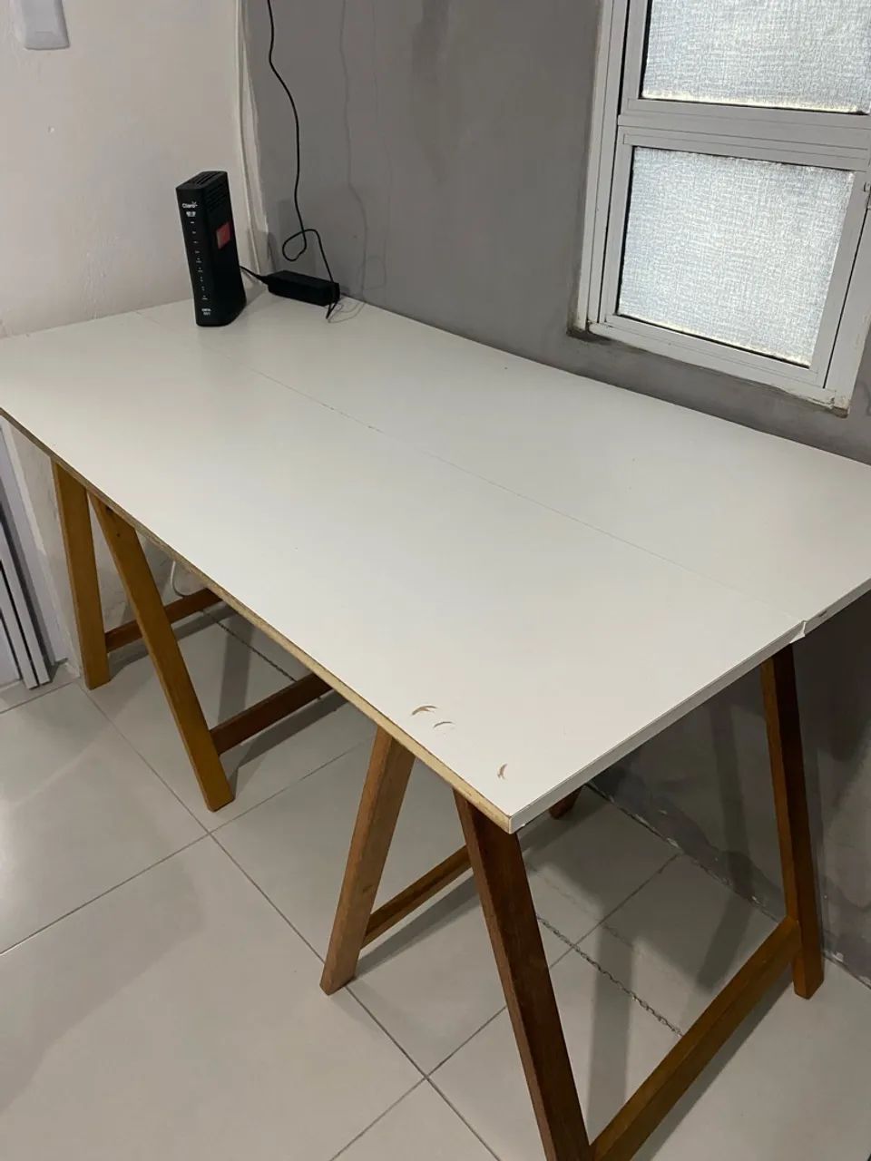 Mesa com cavalete 