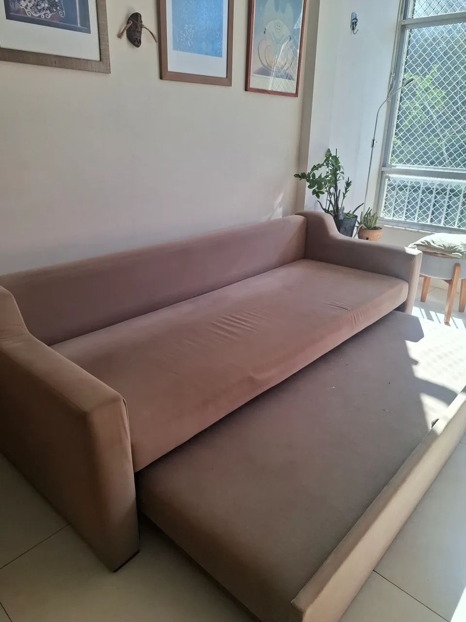 Sofá cama 2,22 x 0,84cm (fechado) x 1,48cm (aberto)