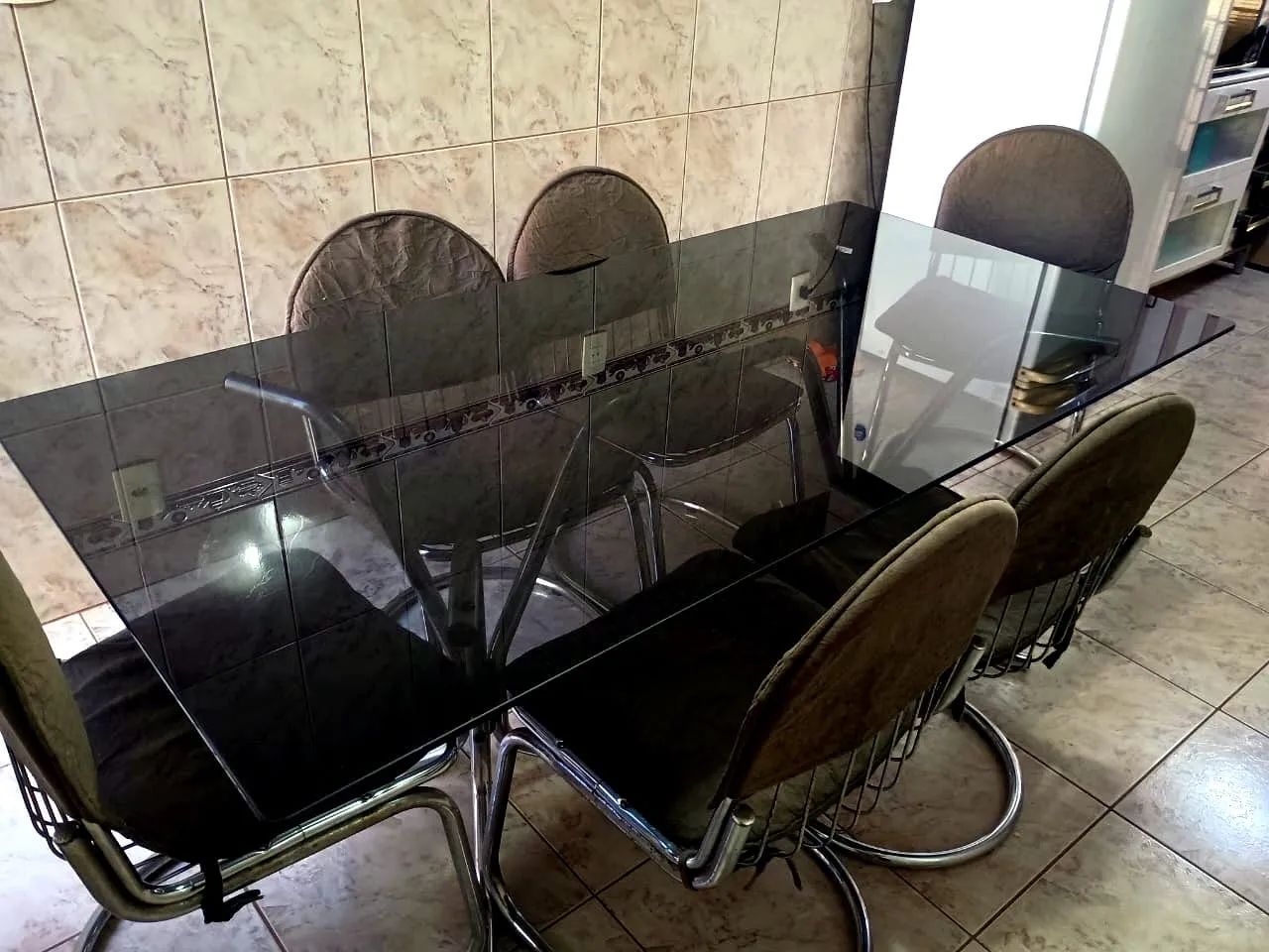 Mesa de jantar com 6 cadeiras