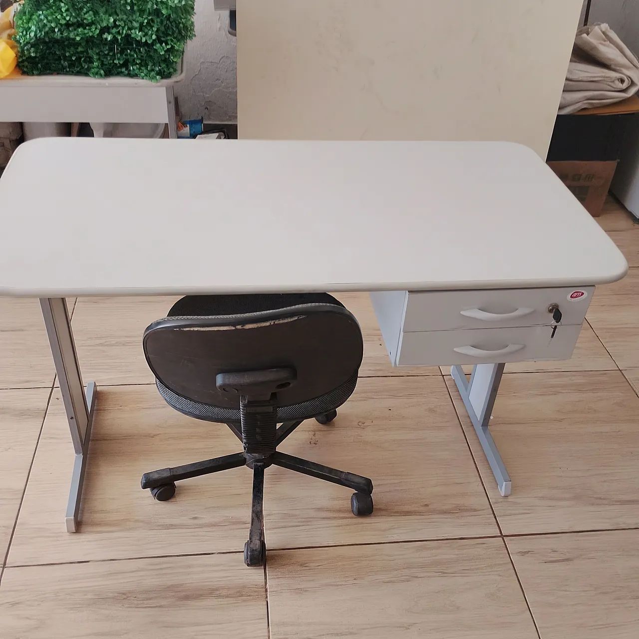 Mesa de Escritório com cadeira  - Foto 2