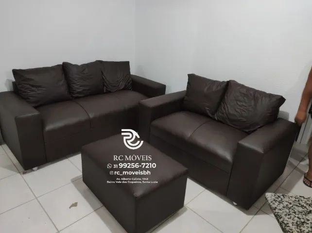 Sofá 3 e dois lugares com Puff Couro ecologico Sintético D33 Direto da Fábrica - Foto 6