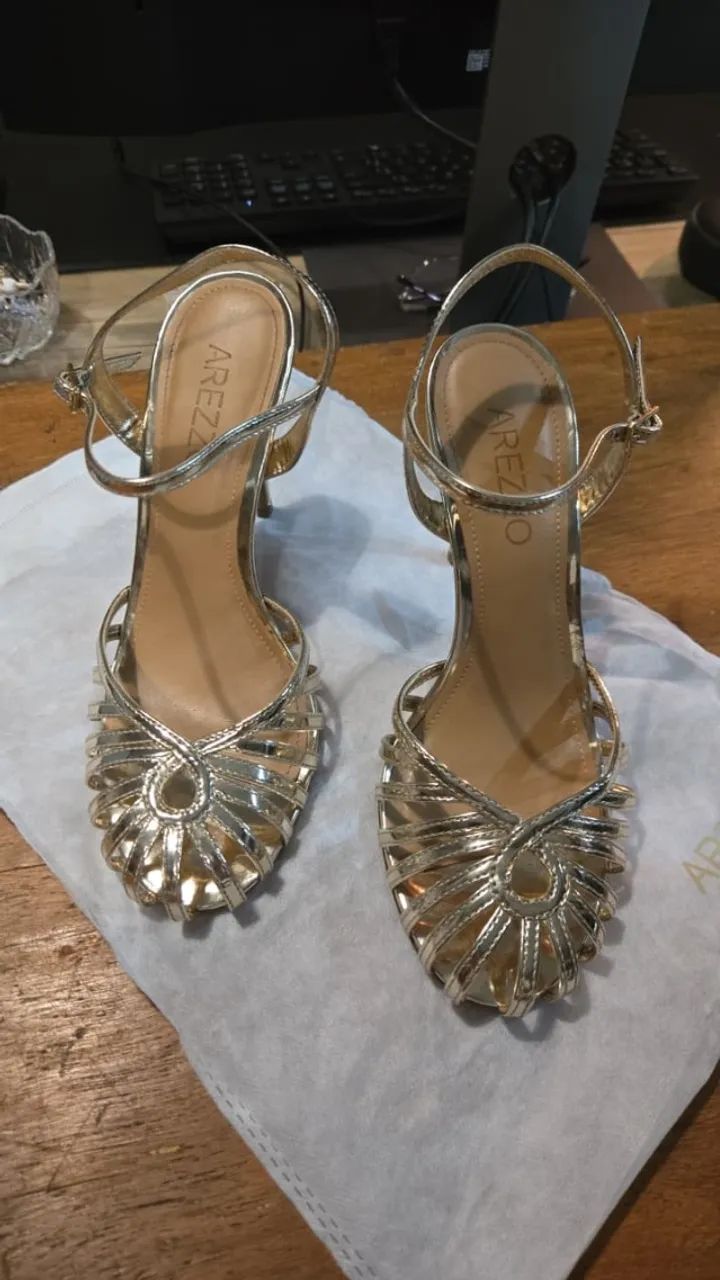 Sandália Arezzo Dourada 37 - Foto 3