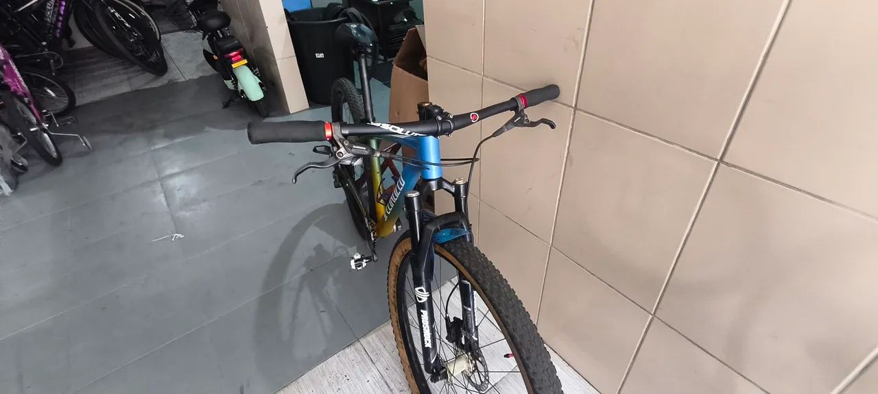 Vendo uma bike Specialized  - Foto 2