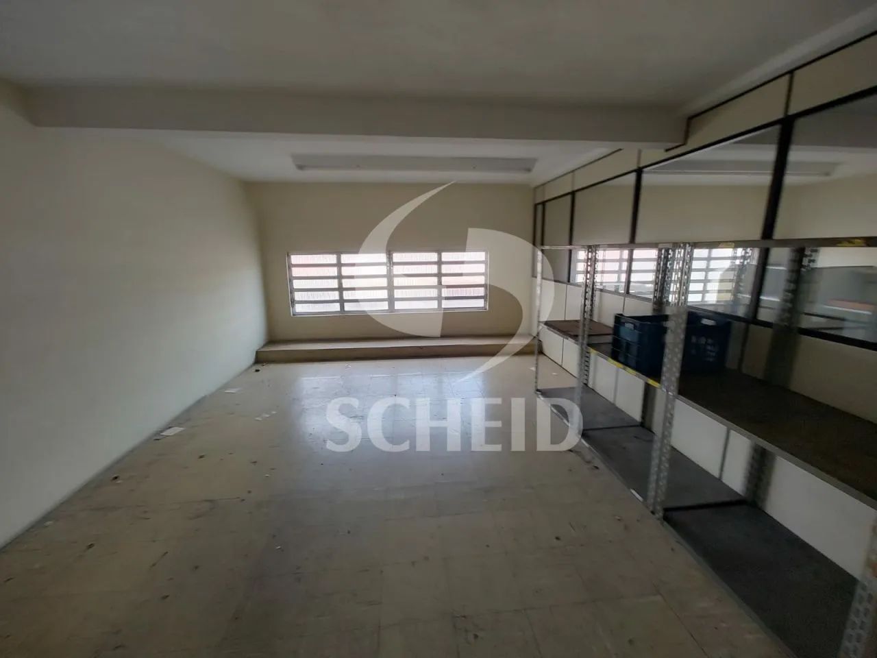 Laje comercial com 5 salas e 2 vagas de garagem para alugar no Jardim Cidália - SP