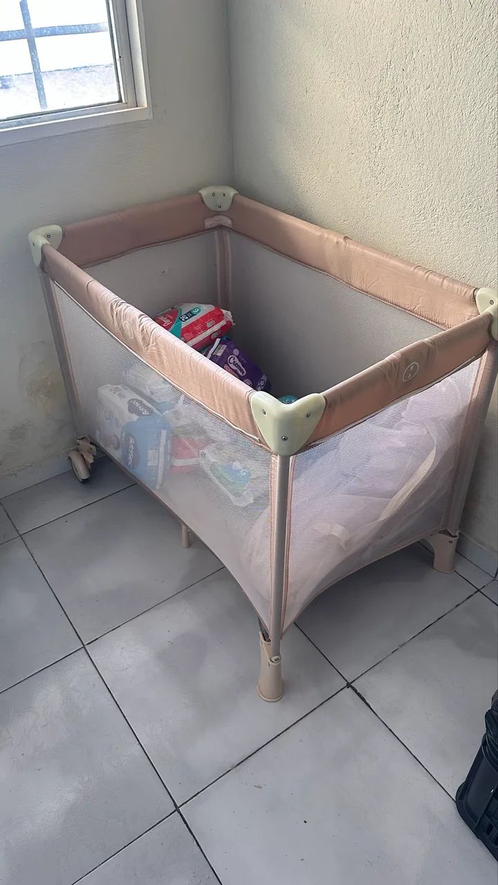 Vendo bebê conforto, chiqueirinho e fraldas  - Foto 5