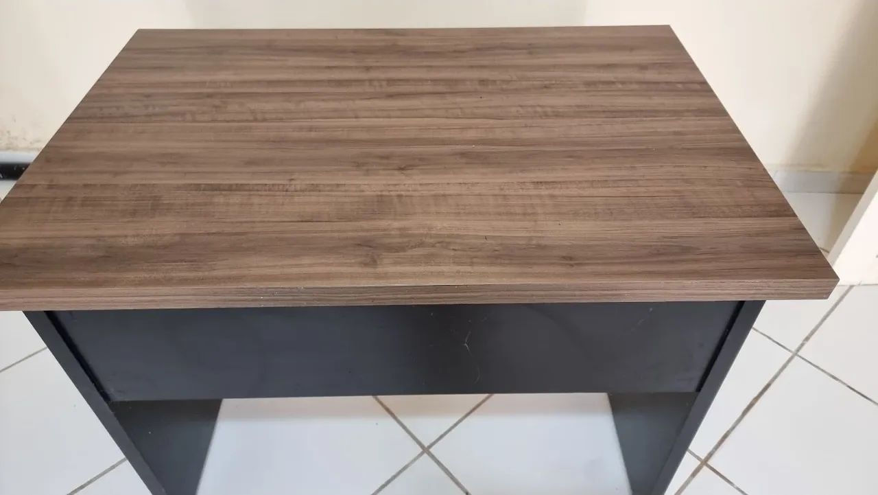 Escrivaninha de Escritório / Mesa de Estudos em MDF (Perfeito Estado) - Foto 3