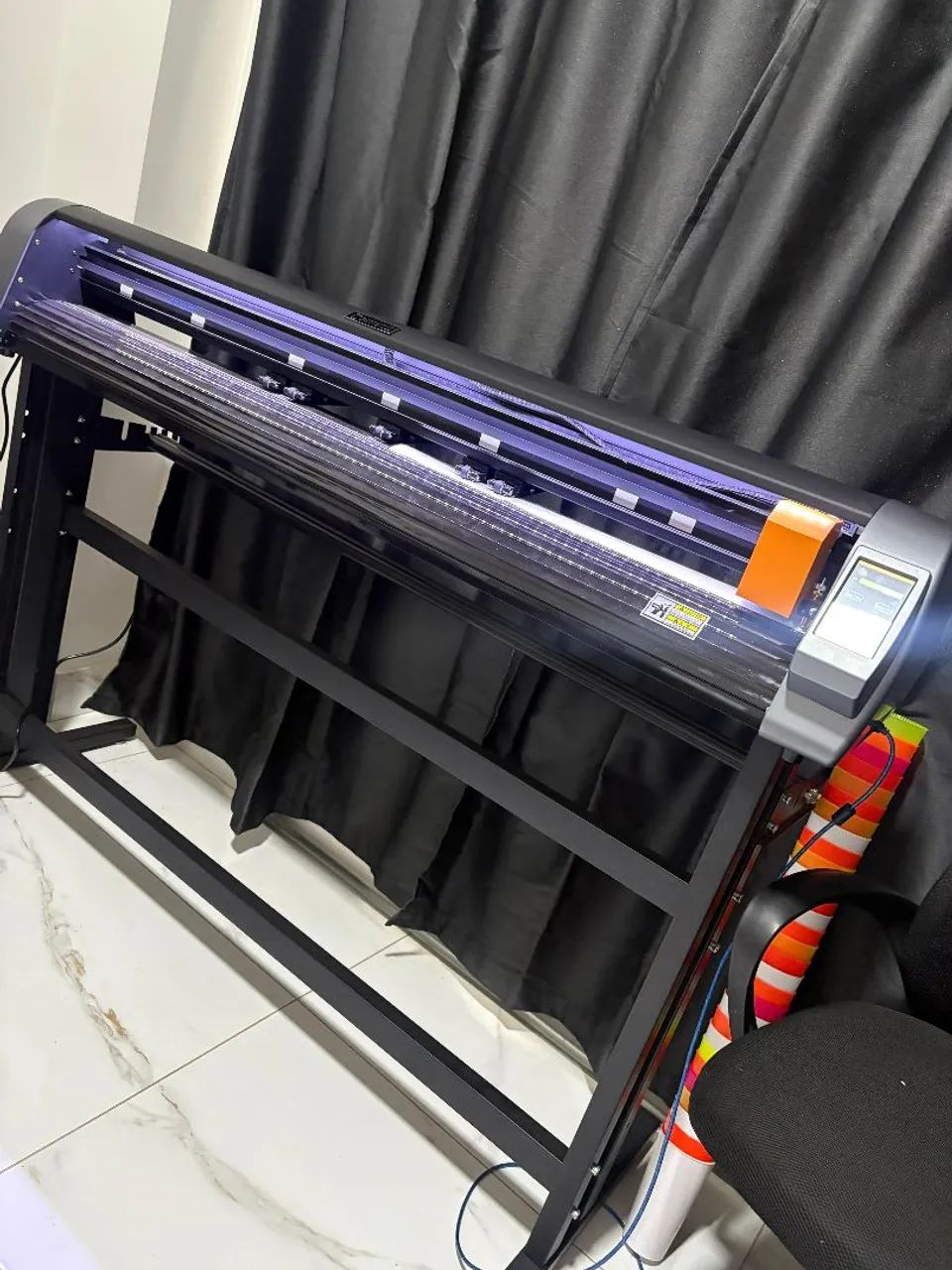 Plotter de recorte industrial V48 1,20 de boca