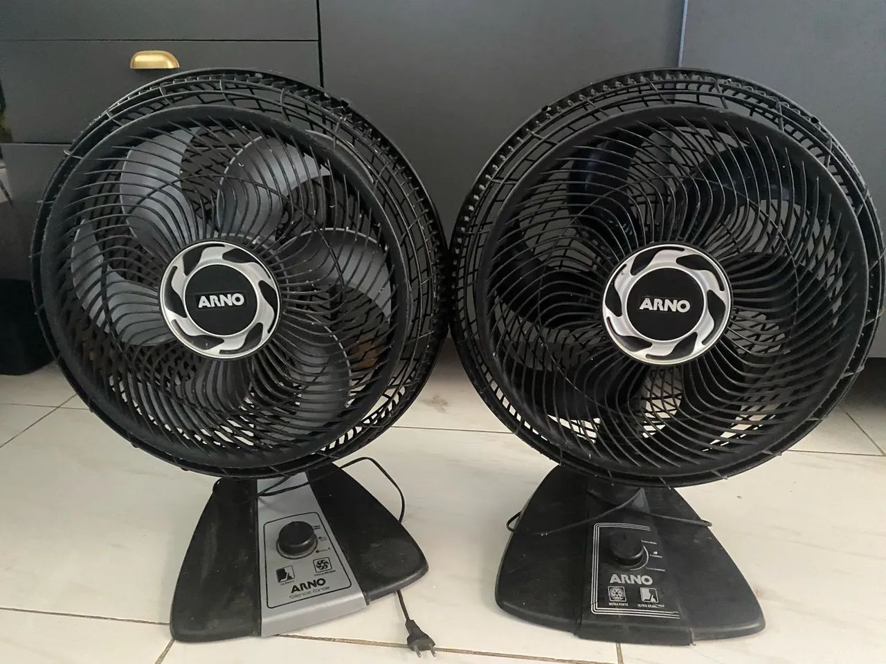 Dois ventiladores com defeito