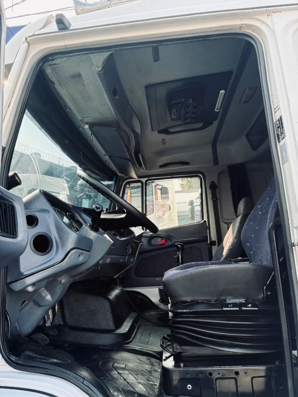 M. Benz Ls 1634 2009 4x2  - Foto 5