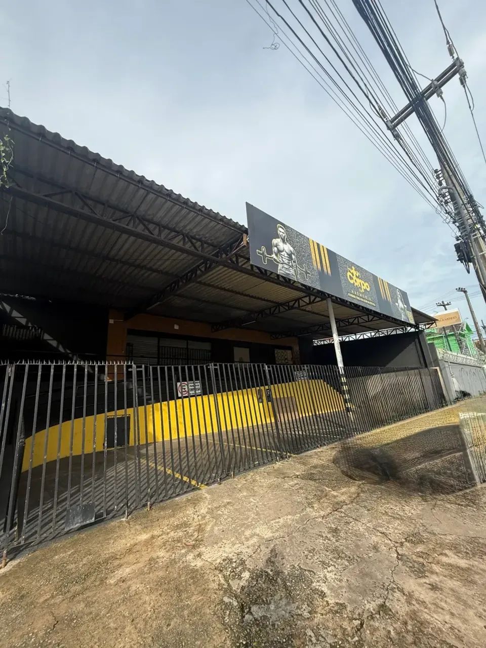 Vendo ou alugo excelente espaço comercial na avenida Getúlio Vargas