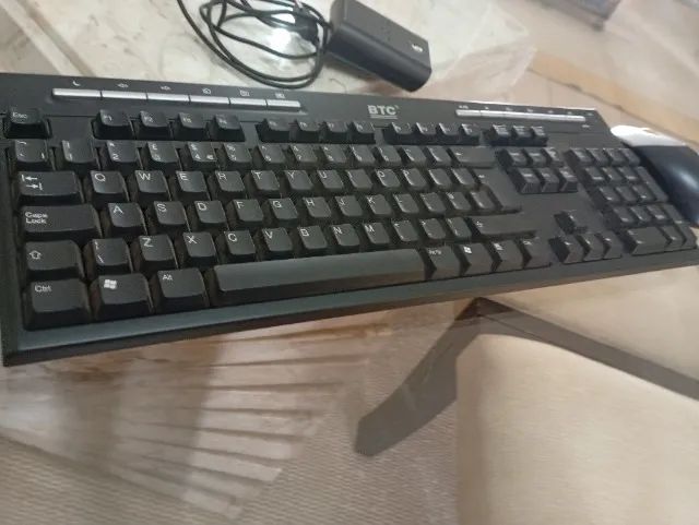 Teclado e Mouse robusto sem fio (Wireless) BTC 5309 URF excelente - Foto 3