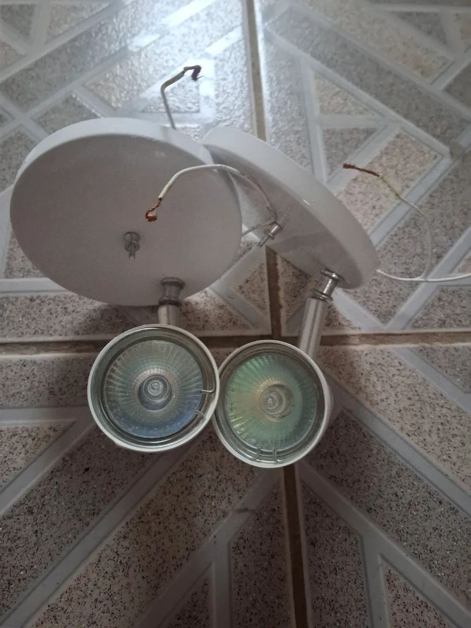 Kit com 2 Spot para Lâmpada pequena