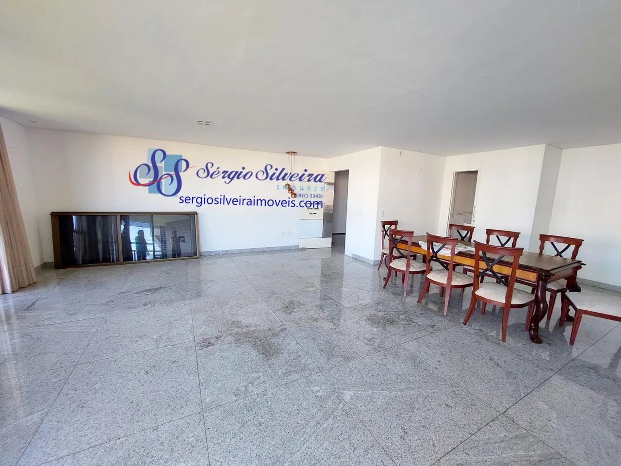 Amplo apartamento com 4 suítes no bairro Guararapes - Foto 6