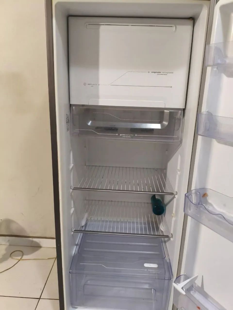 Vendo geladeira em perfeito estado e bem conservada - Foto 3
