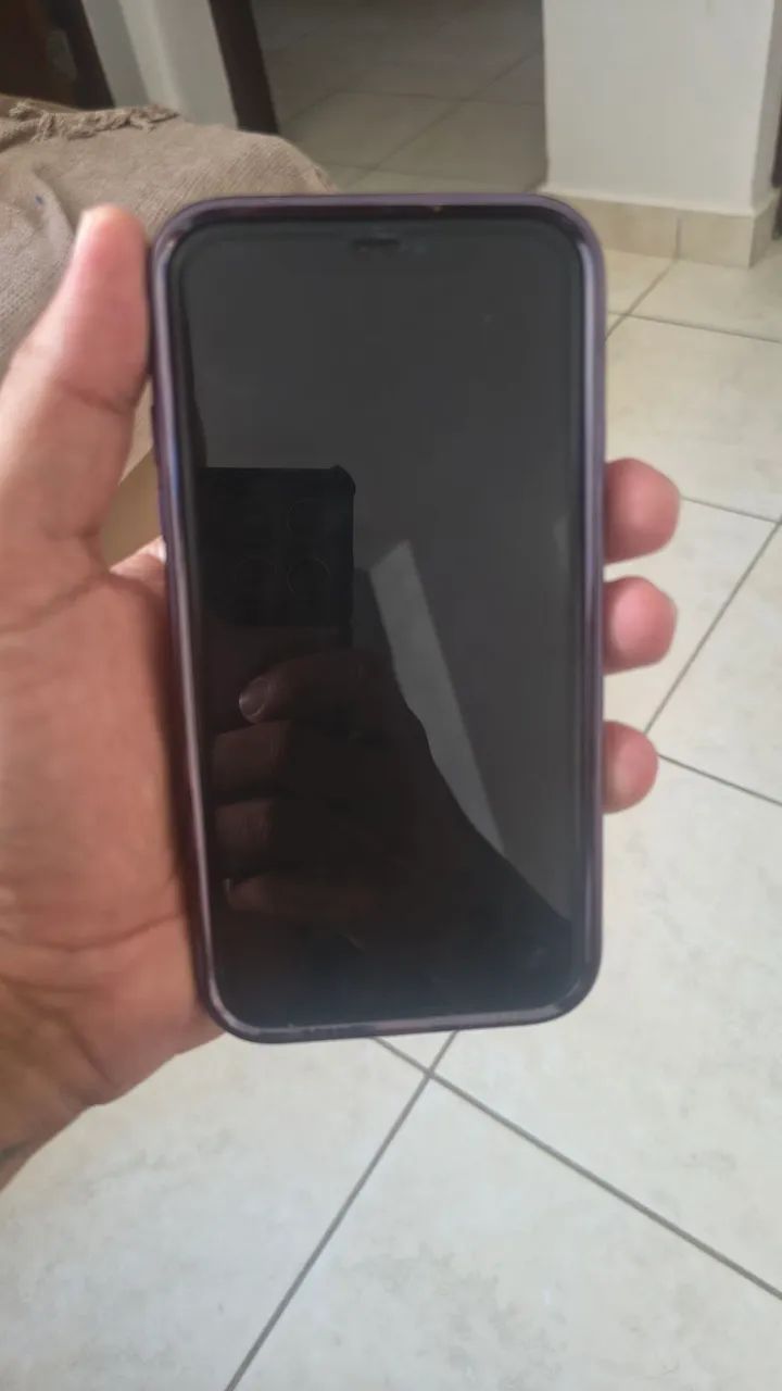 iPhone 11 branco 750 reais - Foto 2