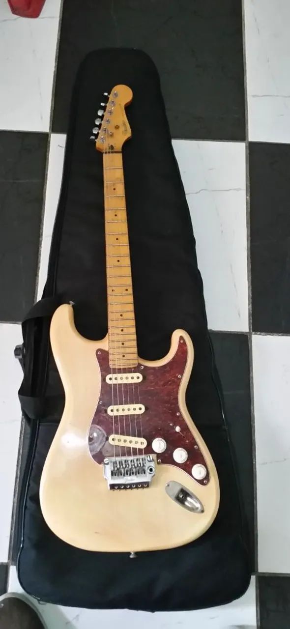 Fender 1984 Japan - compro instrumentos.