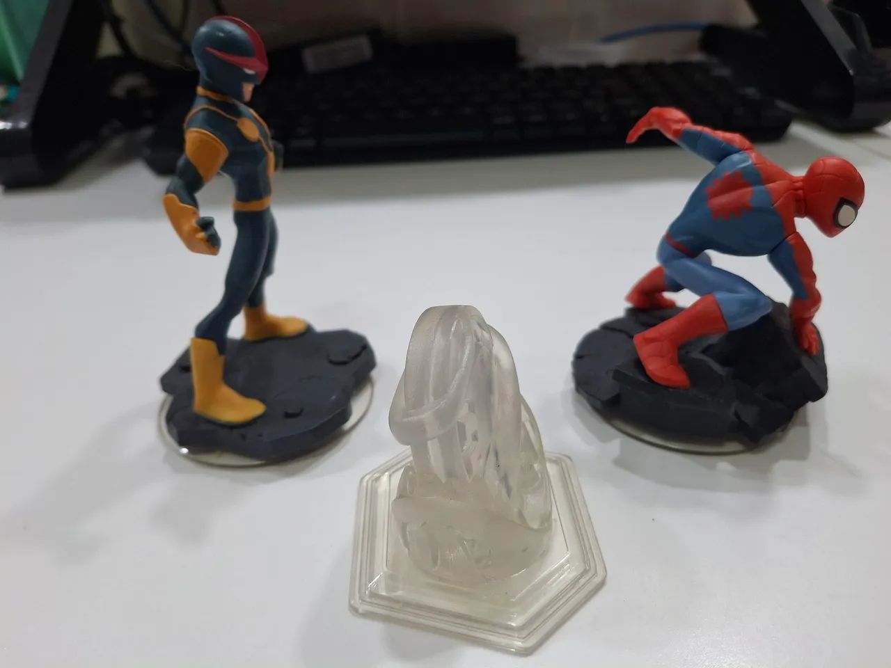 Disney Infinity  - kit Homem Aranha - Nova e Crystal - Foto 4