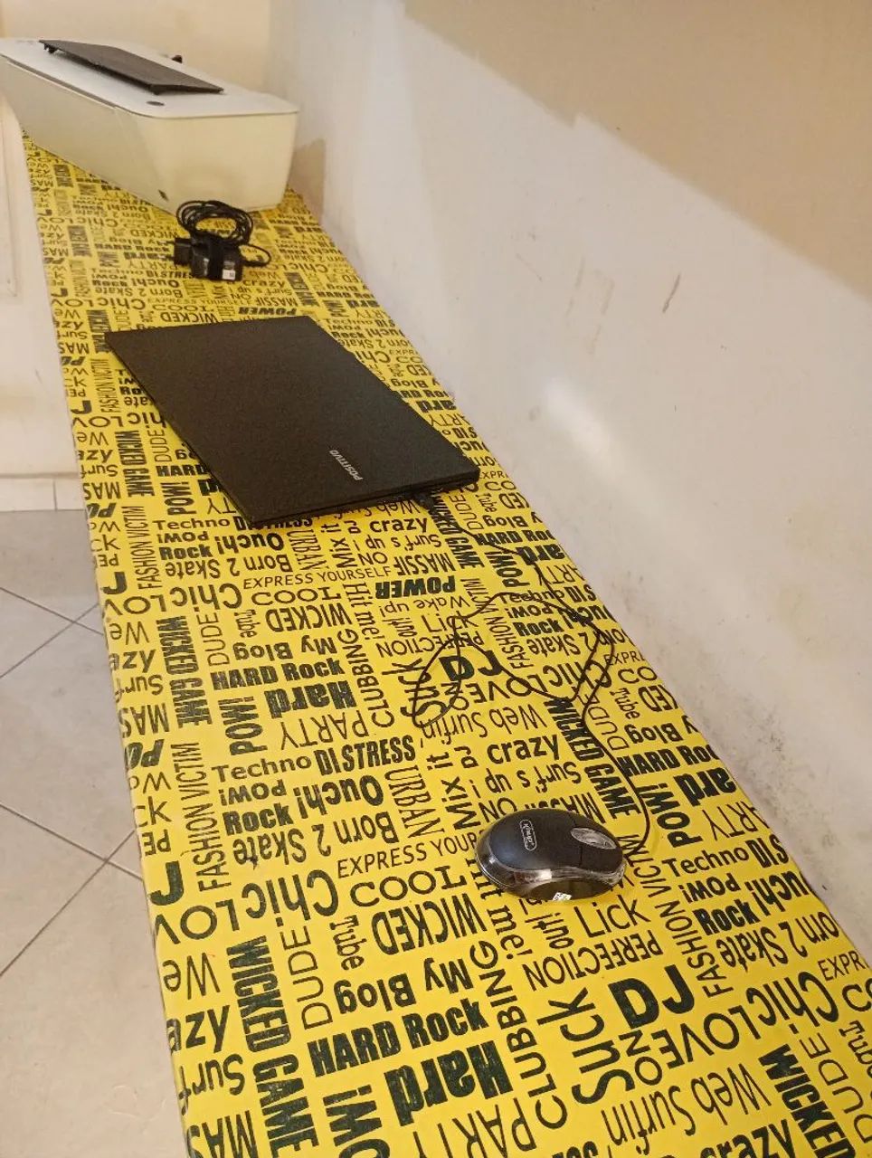Vendo Prateleira/Bancada Com Ferragens! - Foto 5