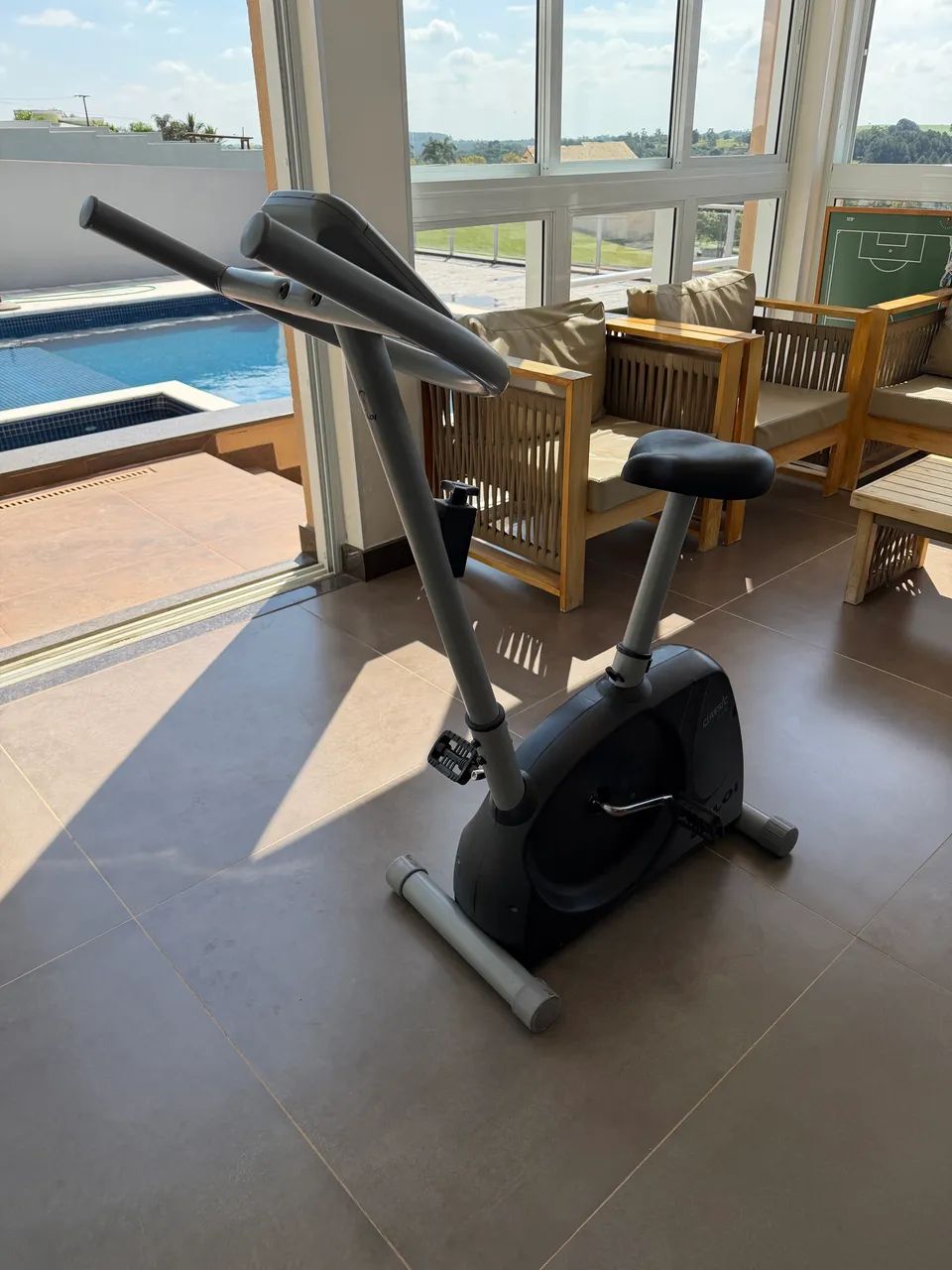Bicicleta ergométrica CALOI usado