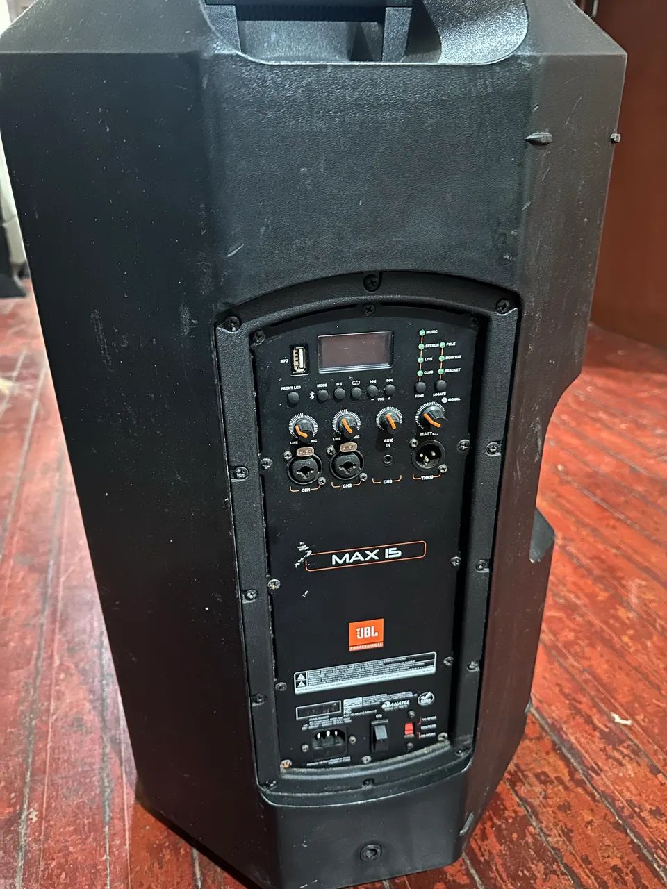 Vendo caixa jbl max 15