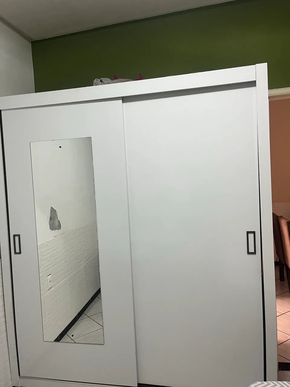 Vende-se, guarda roupa: 700