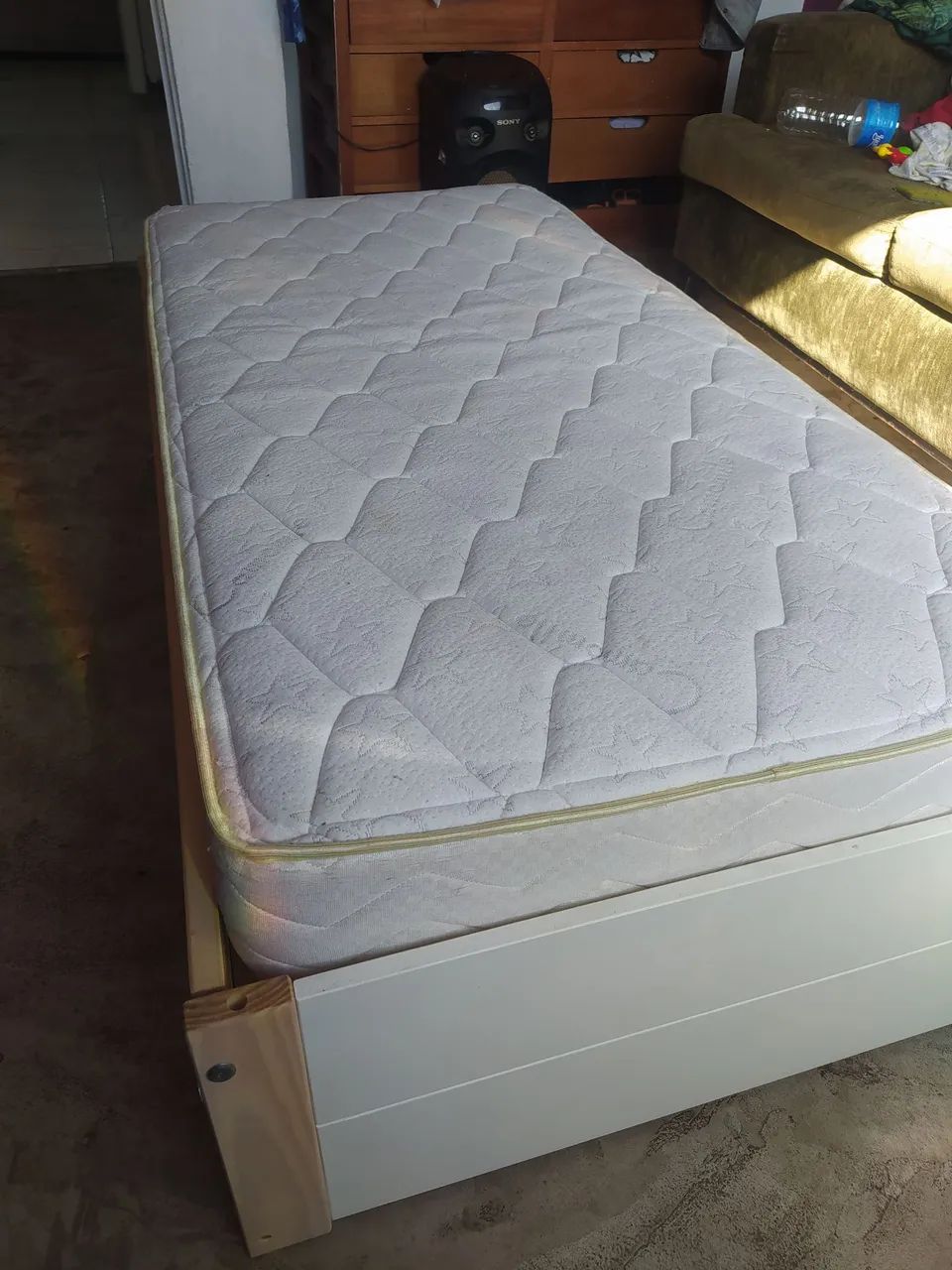 Cama infantil com colchão 