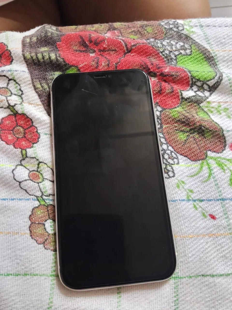 Carcaça iPhone 11 - Traseira e Display Quebrados