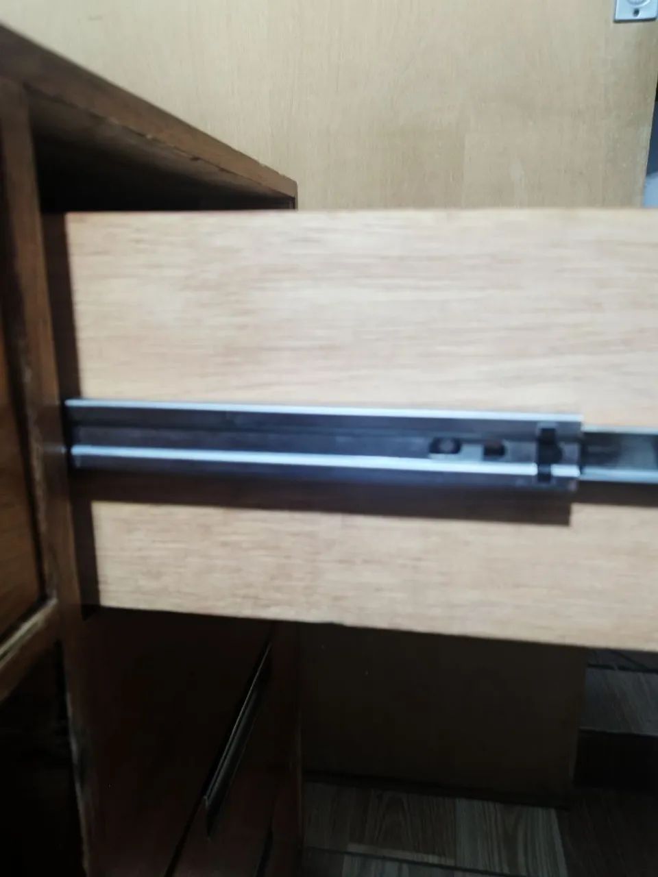 Mesa de madeira verdadeira para escritório ou quarto  - Foto 4