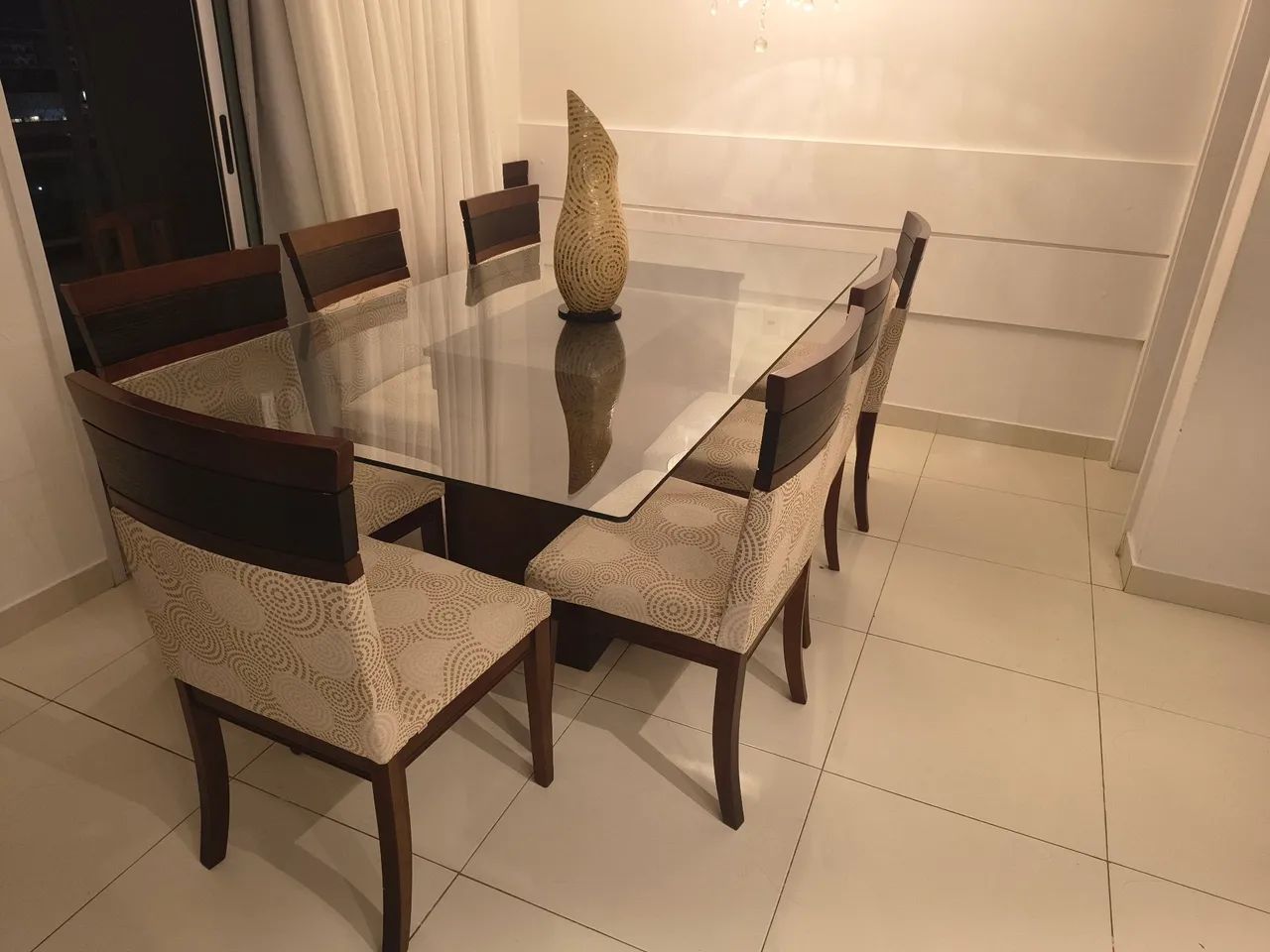 Mesa de jantar madeira com tampo de vidro da marca Rudnik  - Foto 2