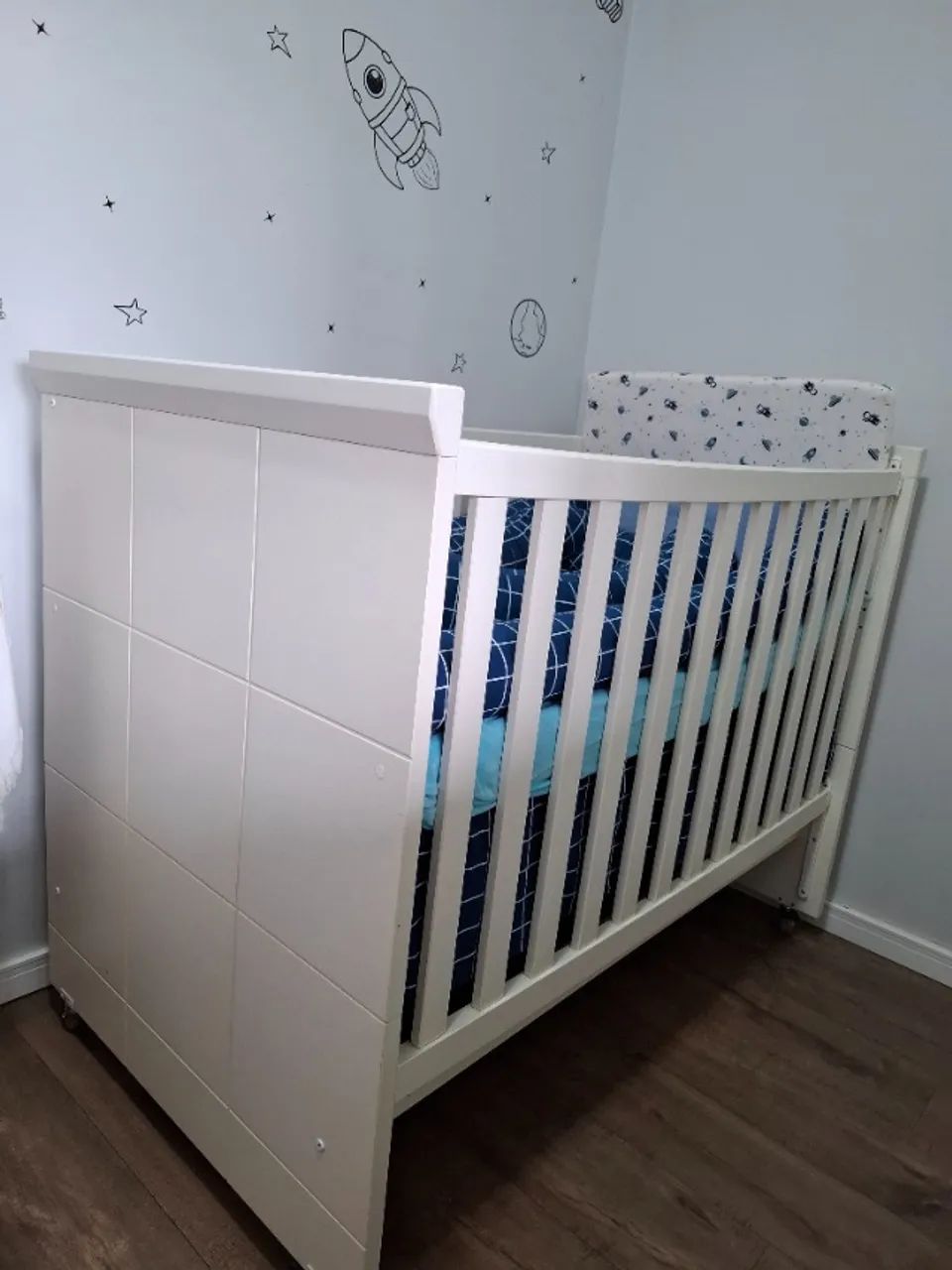 Berço e cômoda bebê 