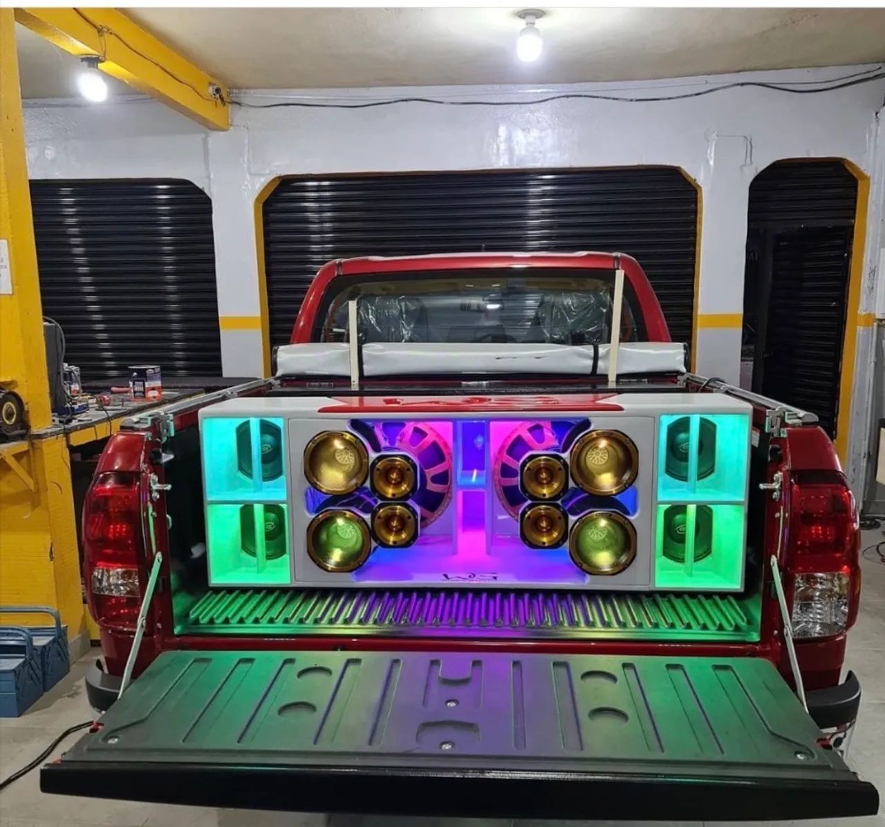 Som automotivo para Hilux ou para sua casa.