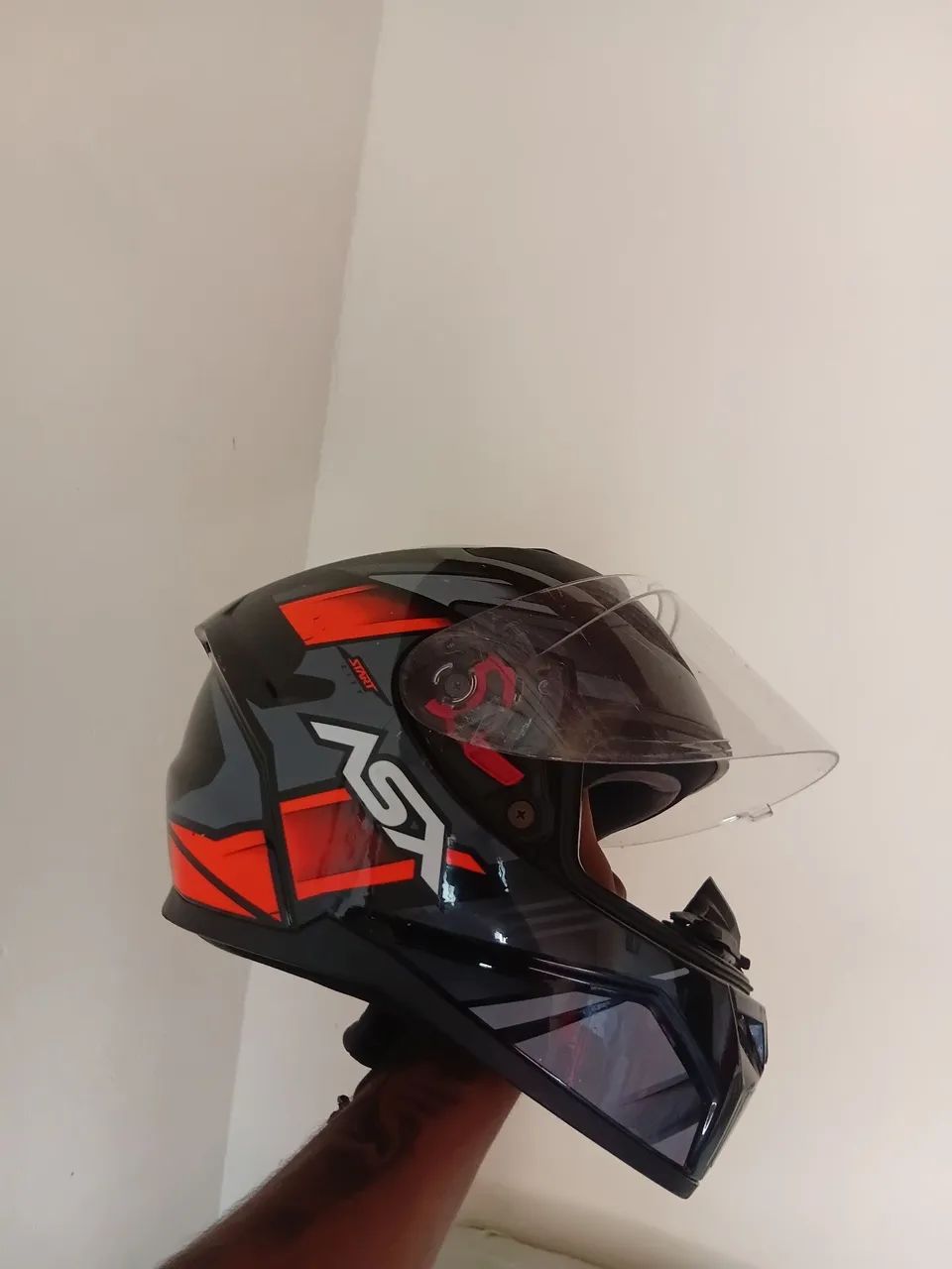 Vende-se capacete 